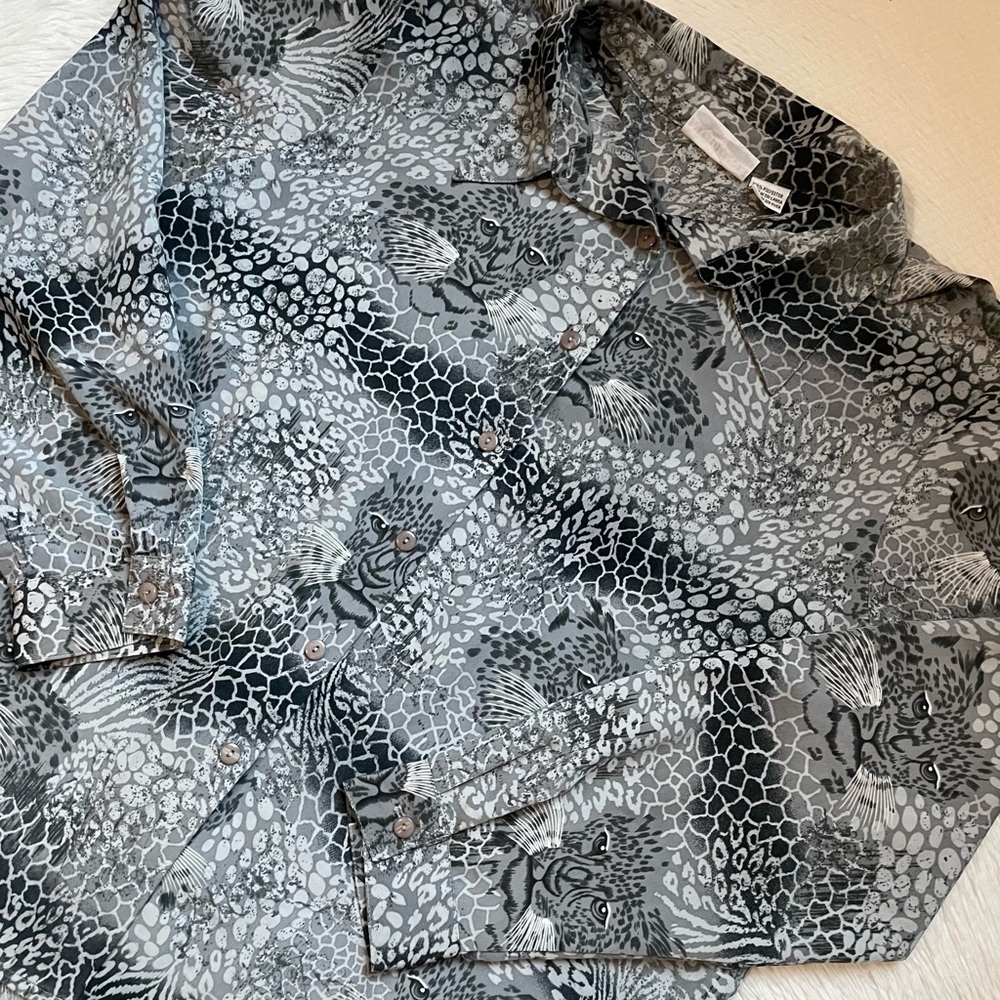 Vintage Alfred Dunner Gray cat face Patterned button up long sleeve blouse